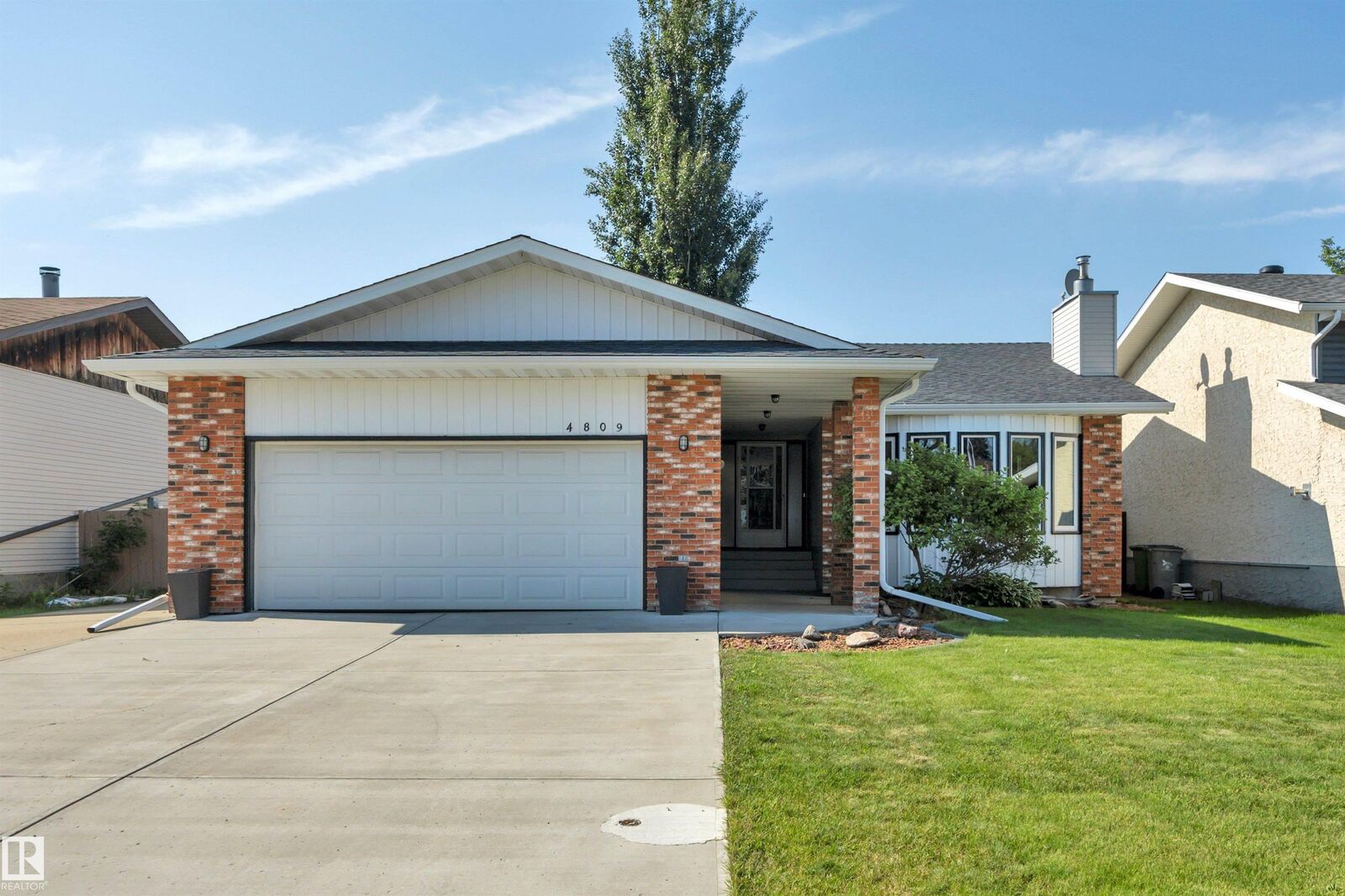Property Photo: 4809 46 Avenue AB T4X 1G5