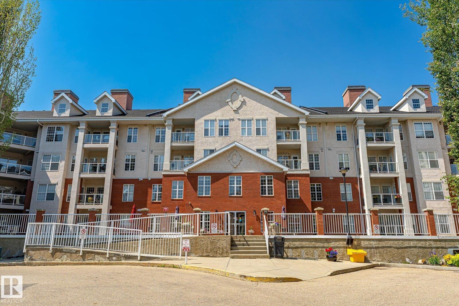 Property Photo: 45 Inglewood Drive 103 AB T8N 0B6