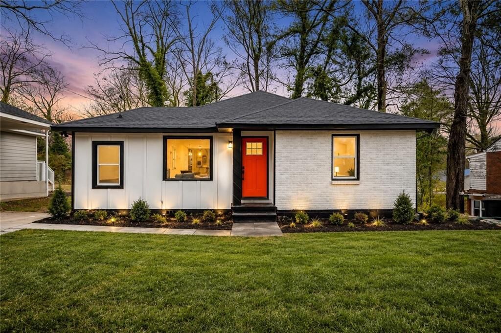 Property Photo: 641 Hamilton E Holmes Drive NW GA 30318