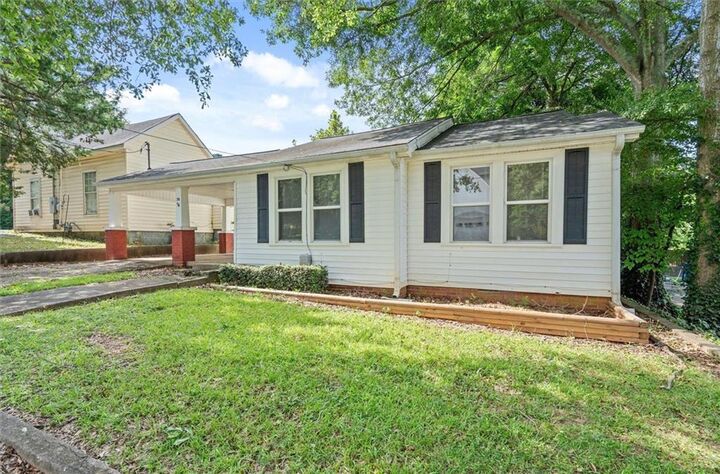 Property Photo:  76 Mill St  GA 30176 