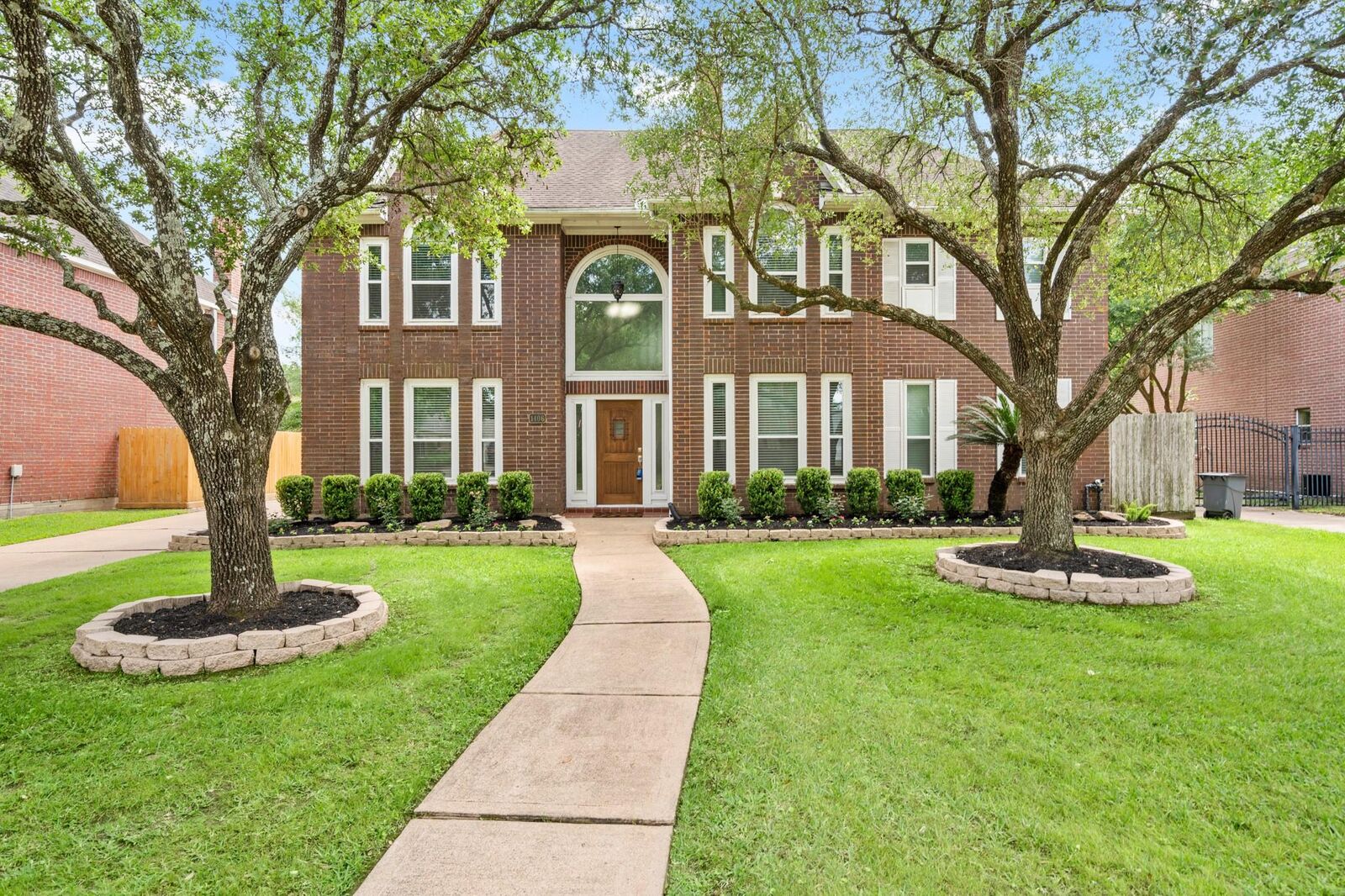 Property Photo: 1406 Pambrooke Lane TX 77094