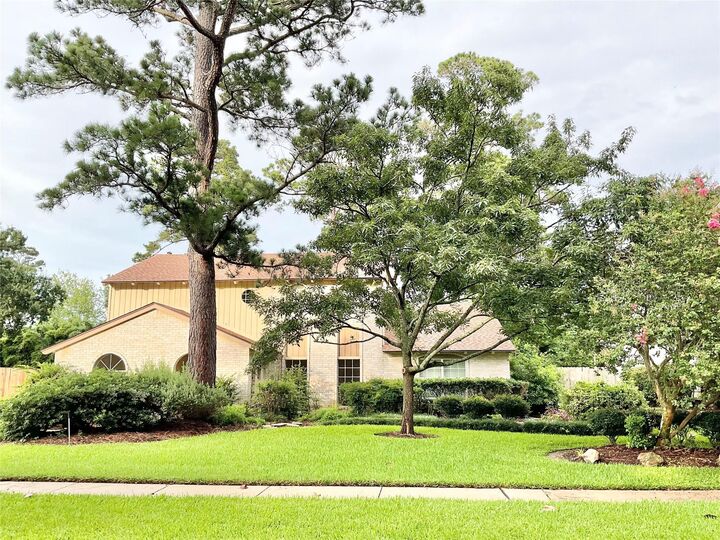 Property Photo: 1022 Oak Leaf Street TX 77571