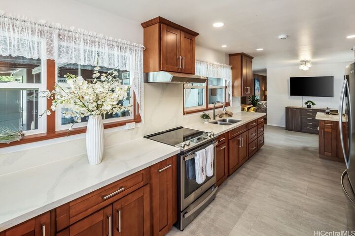 Property Photo: 50 Kalaka Place HI 96734