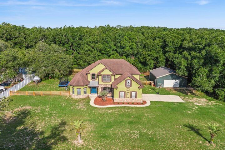 Property Photo: 36137 Mattawan Drive FL 32736