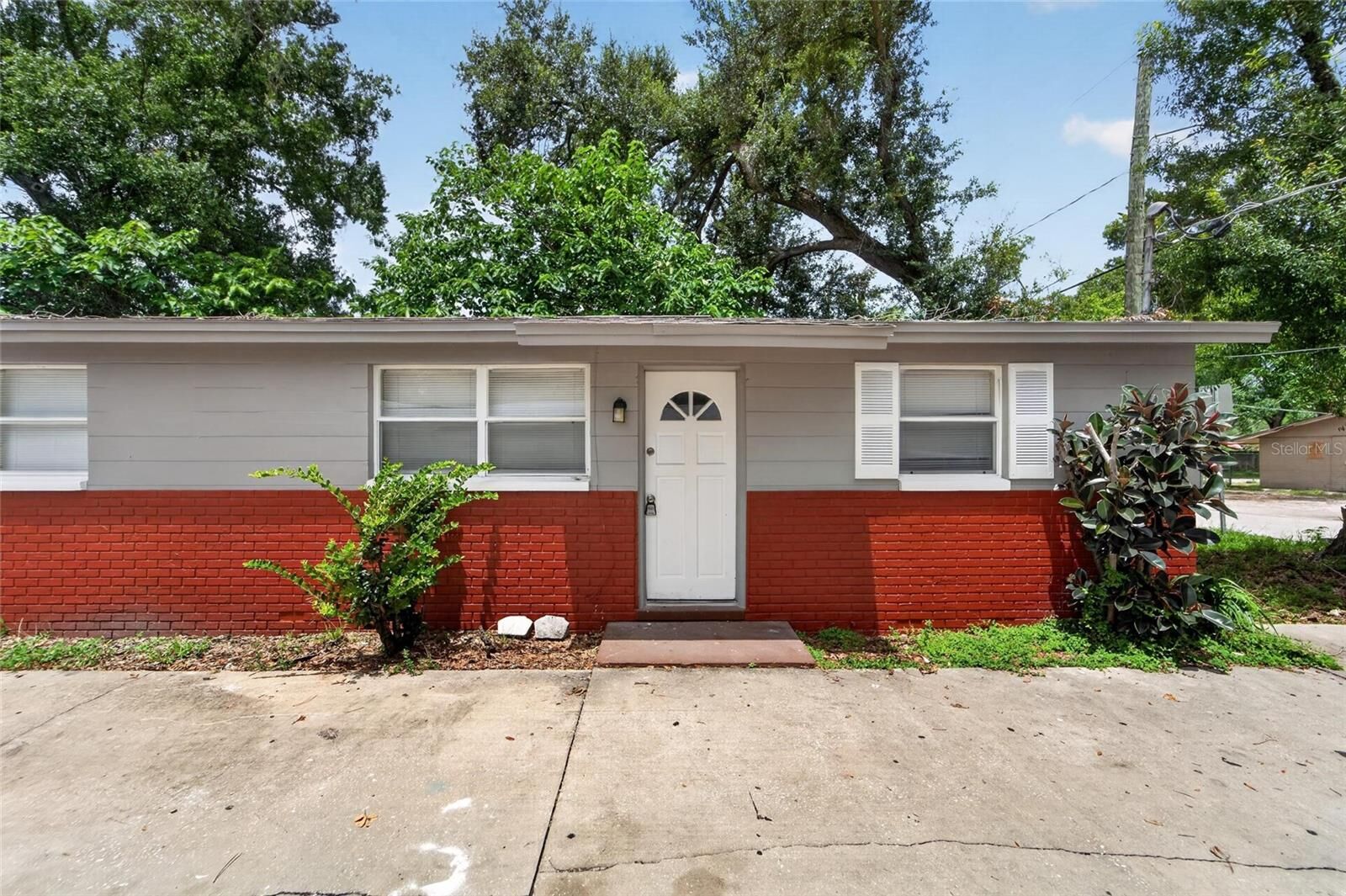 Property Photo:  1703 E Idell Street  FL 33604 