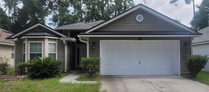 Property Photo: 4931 NW 81st Avenue FL 32653