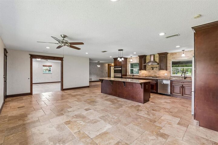 Property Photo: 1322 W Voorhis Avenue FL 32720