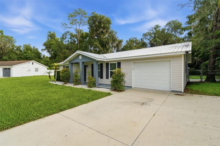 Property Photo:  368 E Chelsea Street  FL 32724 