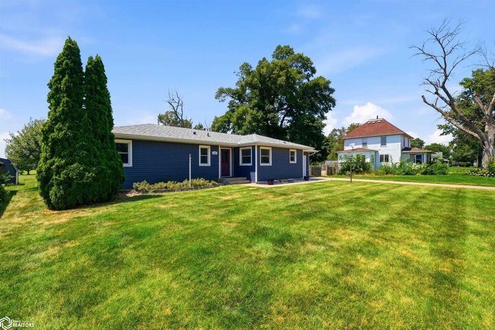Property Photo:  1309 Prince Street  IA 50112 