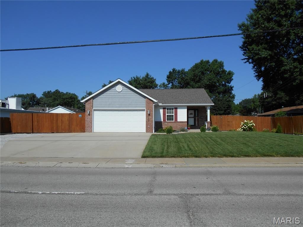 Property Photo:  4605 Maryville Road  IL 62040 
