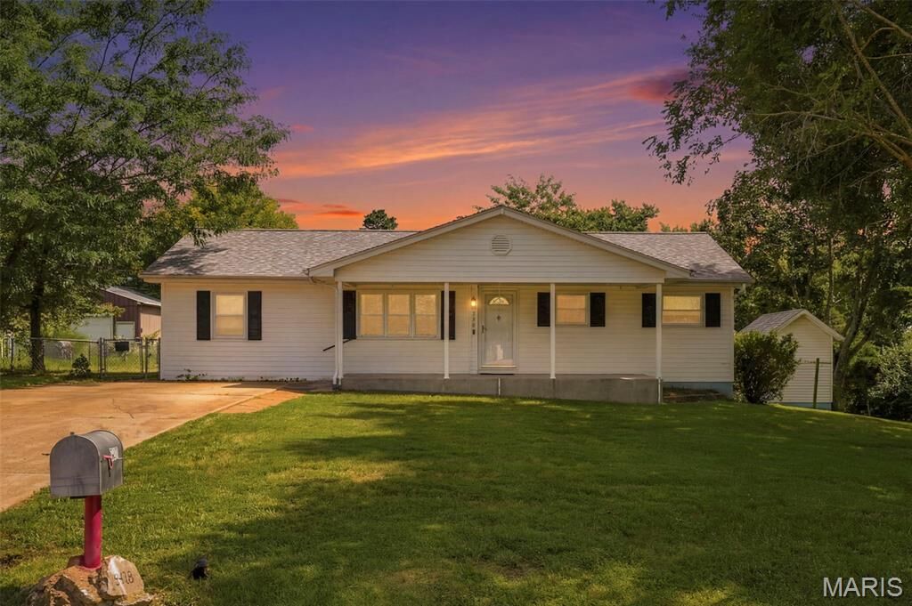 Property Photo:  5428 Terry Drive  MO 63049 