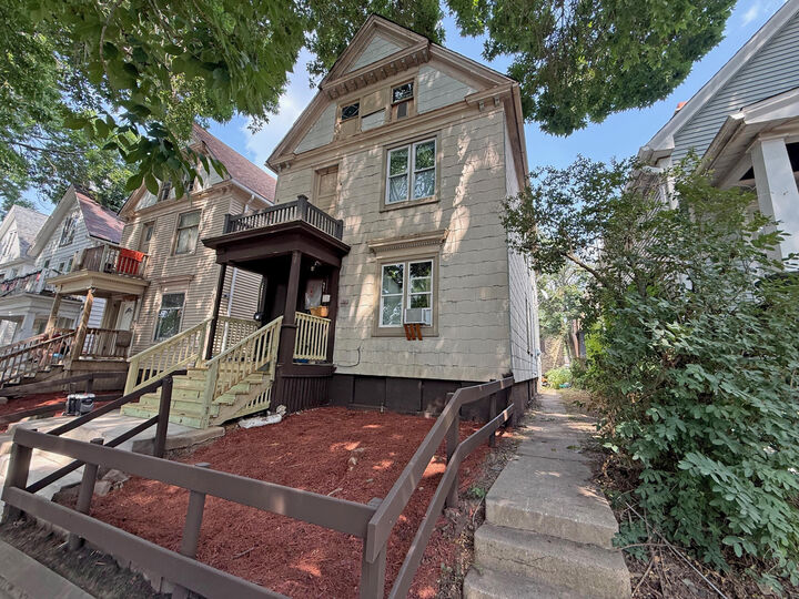 Property Photo: 1560 S 24th St WI 53204