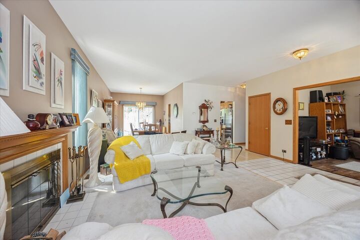 Property Photo:  4700 Chapman Drive  IL 60586 