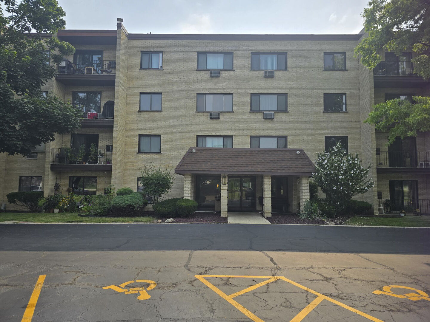 Property Photo:  7221 Wolf Road 308B  IL 60525 