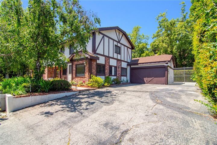 Property Photo:  5515 Shirley Avenue  CA 91356 