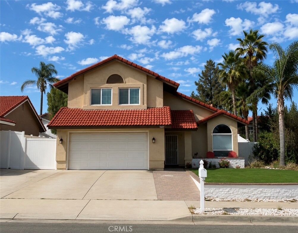 Property Photo:  1503 Cresta  CA 92879 
