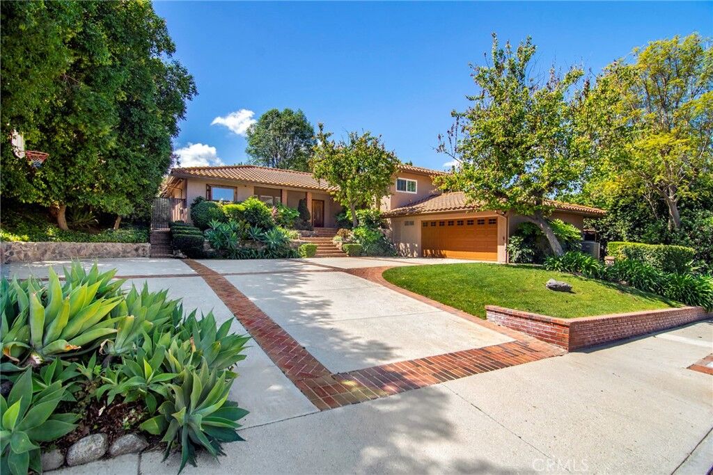 Property Photo:  22548 Waterbury Street  CA 91364 