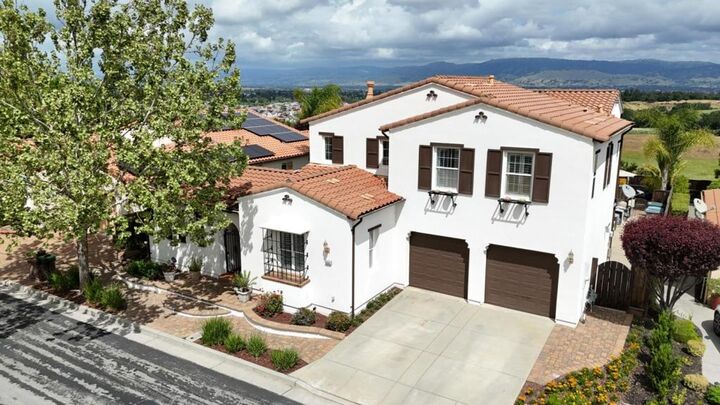 Property Photo:  6560 Eagle Ridge Court  CA 95020 