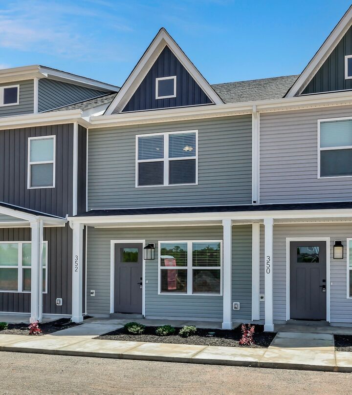 Property Photo:  352 Front Ridge Cir  TN 37040 
