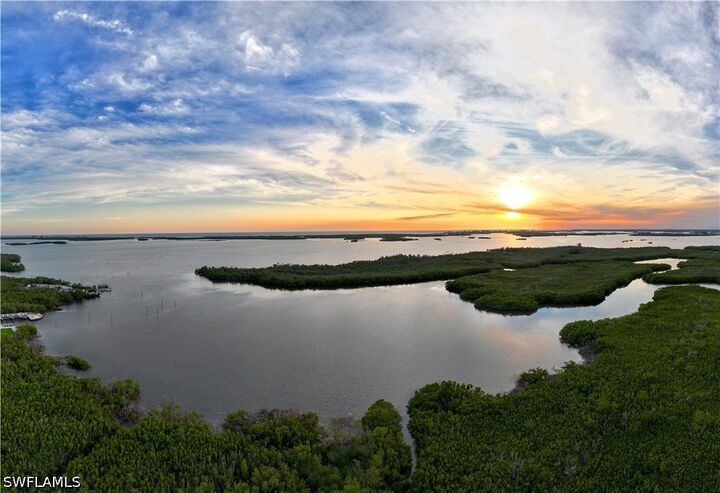 Property Photo: 5200 Seagrass Way 1901 FL 34134