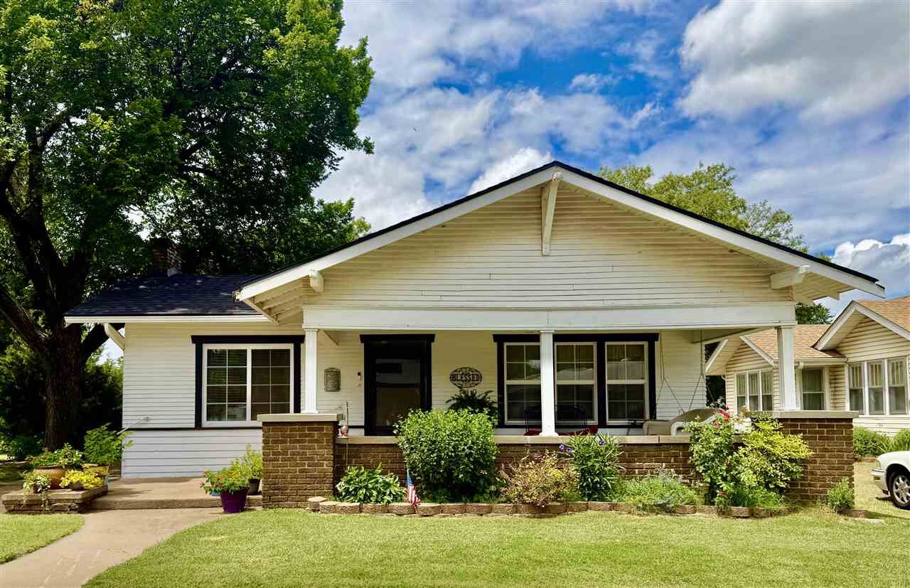 Property Photo:  403 N Main Street  OK 74653 