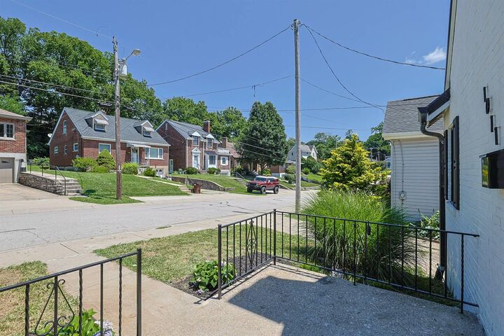 Property Photo:  1011 Altavia Avenue  KY 41011 