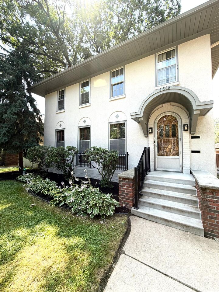Property Photo: 1866 Jefferson Avenue MN 55105