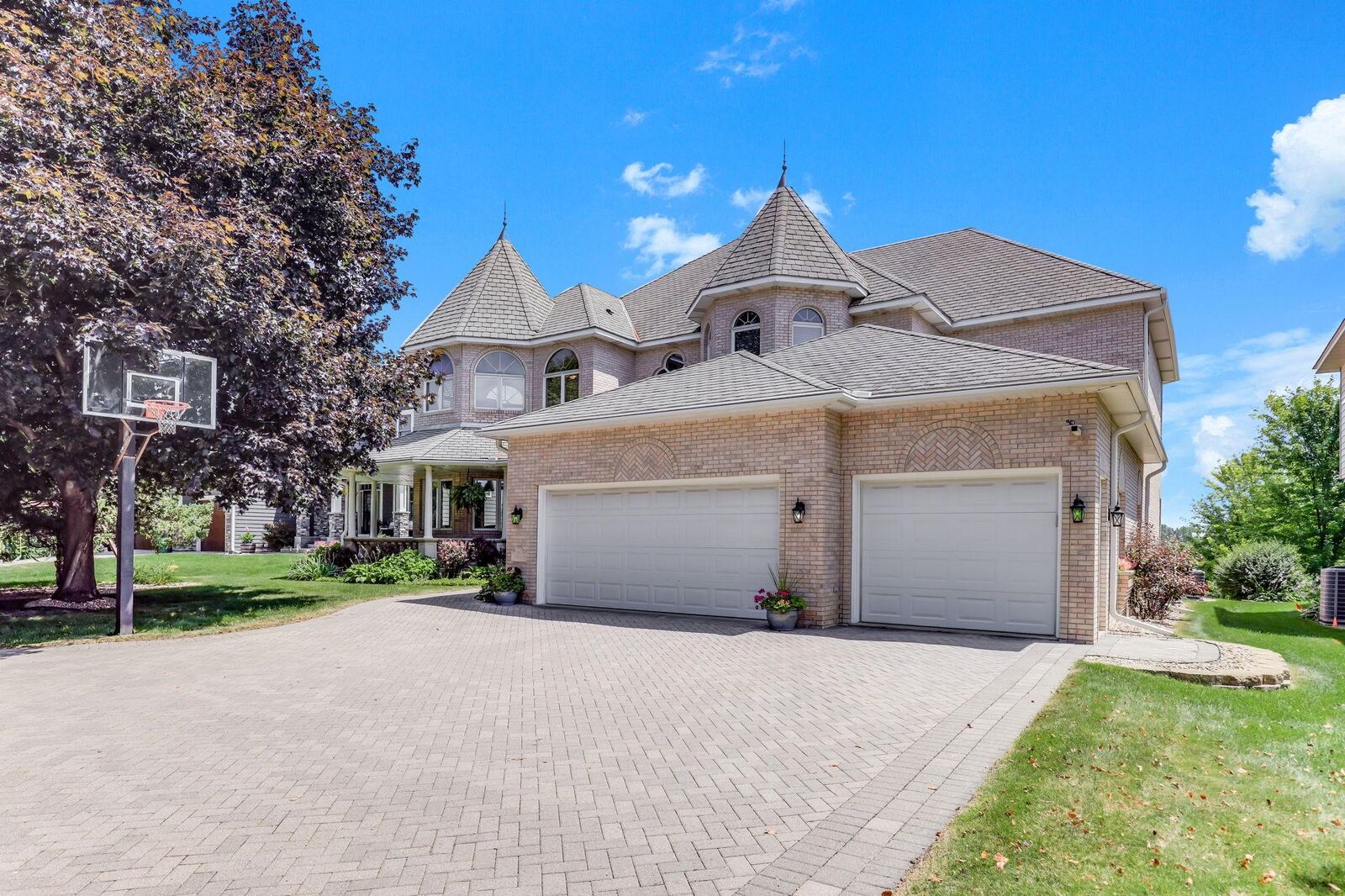 Property Photo: 8148 Ithaca Lane N MN 55311