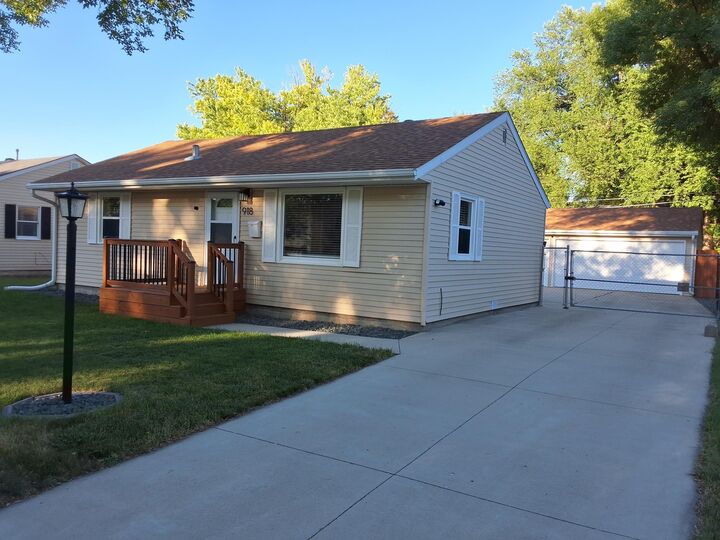 Property Photo:  918 21st Street S  ND 58103 
