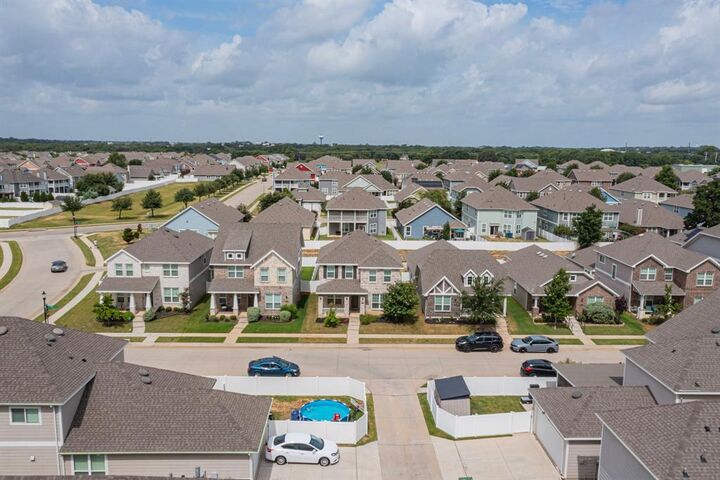 Property Photo: 6009 Driscoll Lane TX 76227