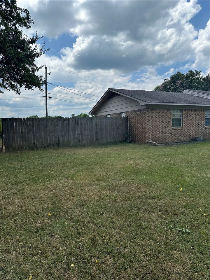 Property Photo: 401 NW 7th AR 72823