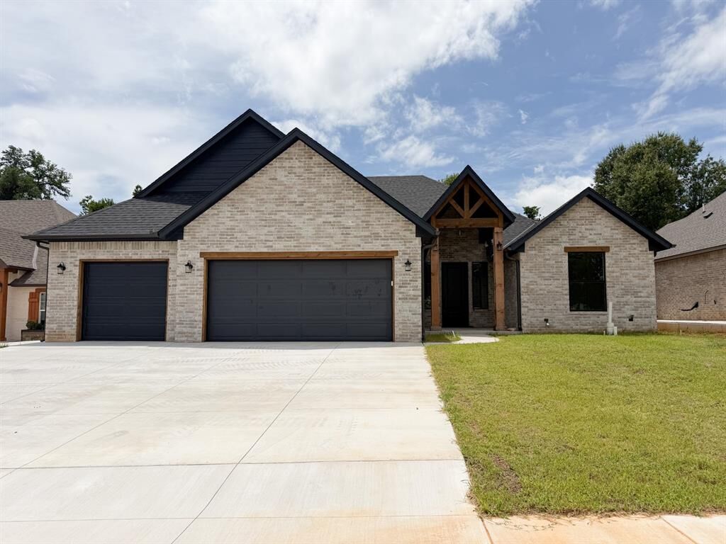 Property Photo: 10036 Primrose Lane OK 73130
