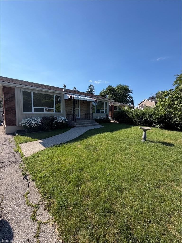 Property Photo: 21 Crane Court ON L9A 3Z1
