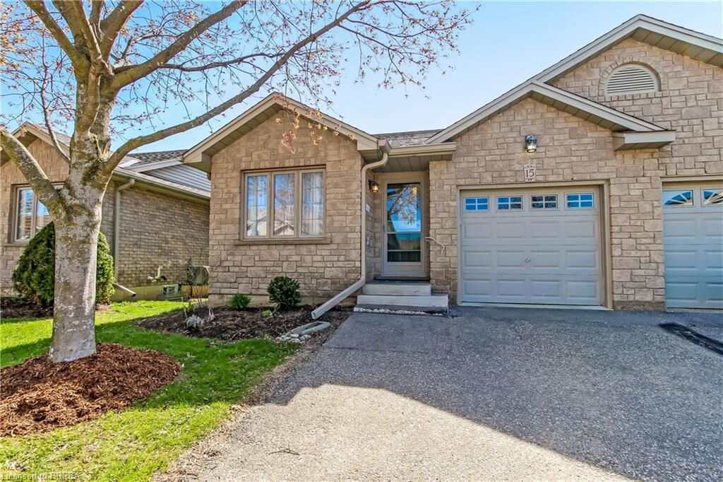 Property Photo: 19 Hanlon Place 15 ON N3L 4E7