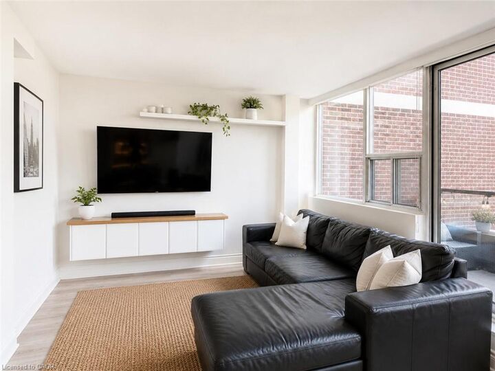 Property Photo:  2121 Roche Alley 514  ON L5K 2C7 