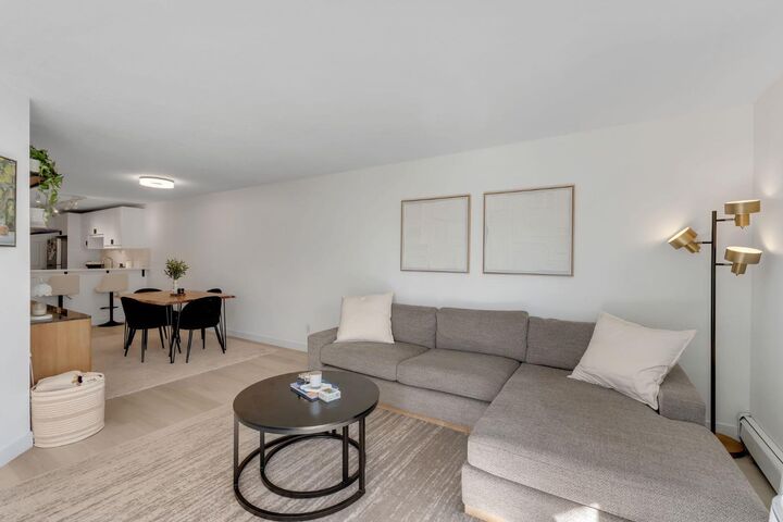 Property Photo: 705 56 Avenue SW 302 AB T2V 0G9
