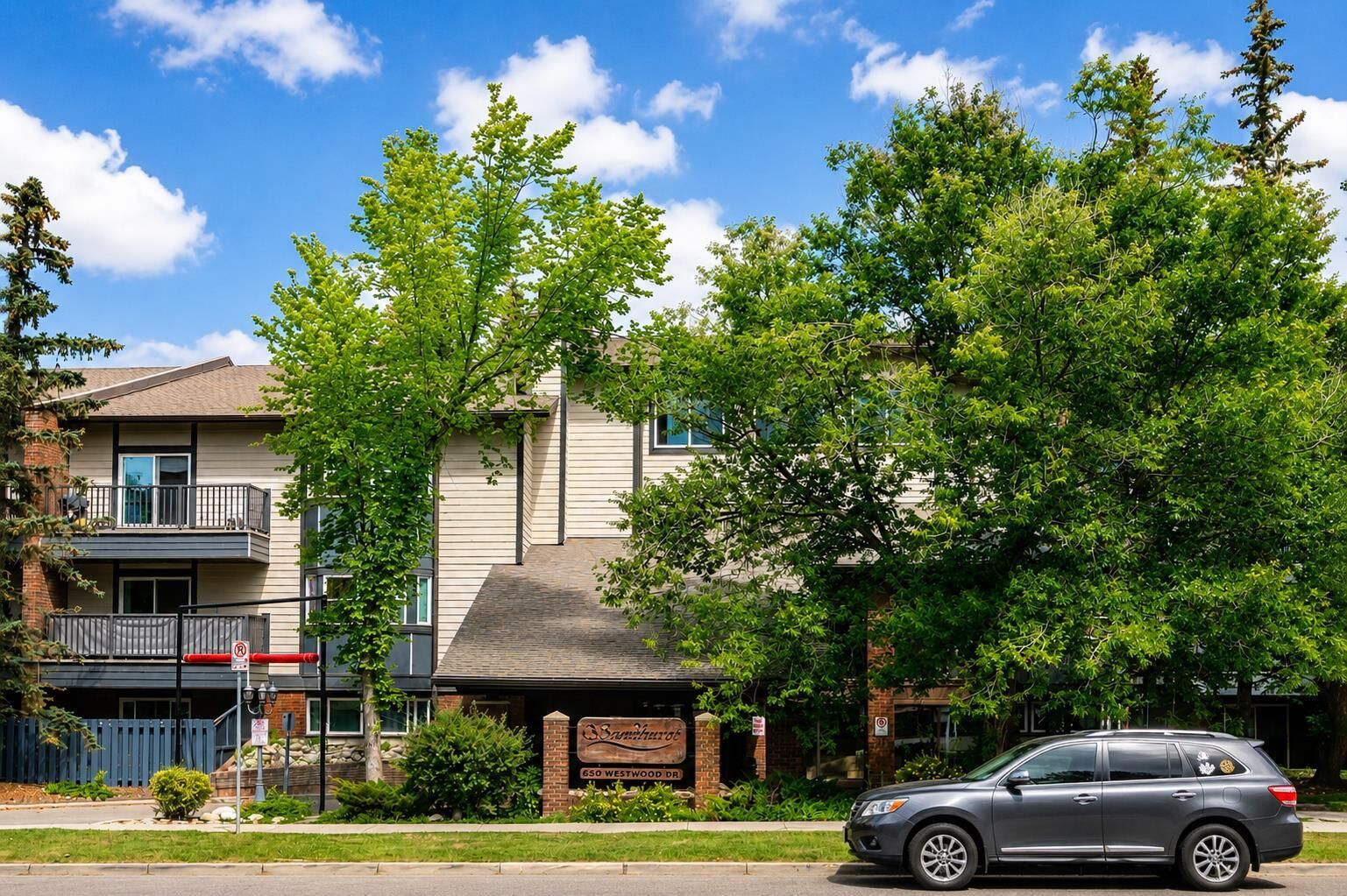 Property Photo: 550 Westwood Drive SW 305 AB T3C 3T9