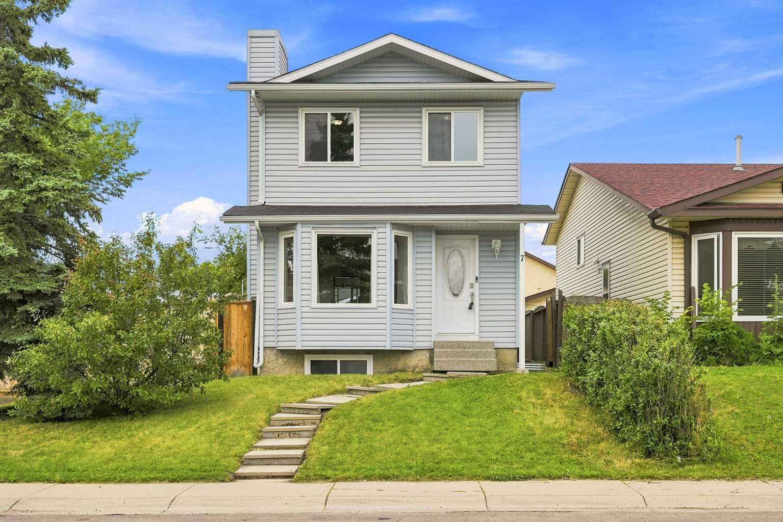 Property Photo: 7 Falshire Close NE AB T3J 3A3