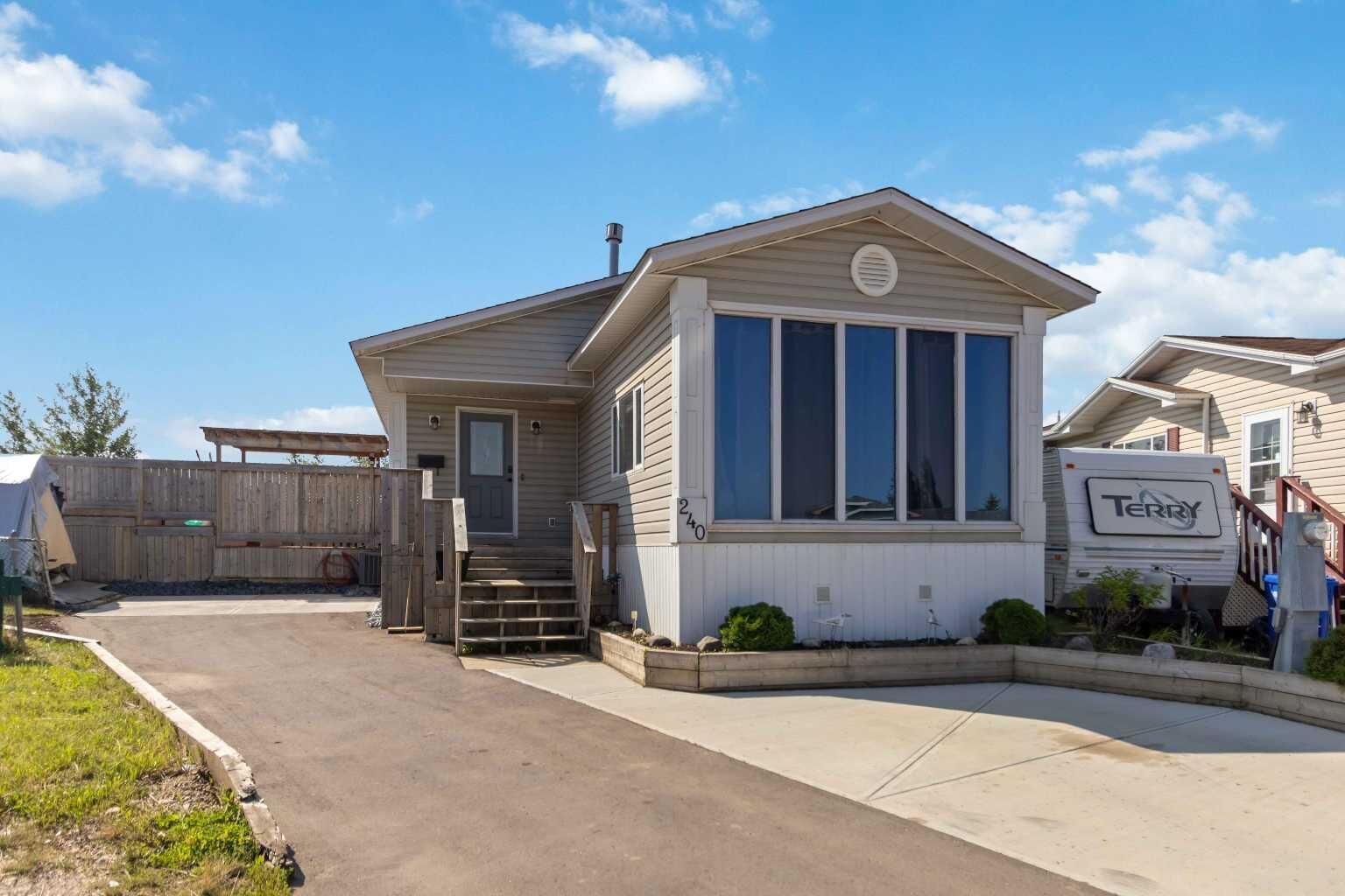 Property Photo: 240 Grandview Crescent AB T9H 4X8
