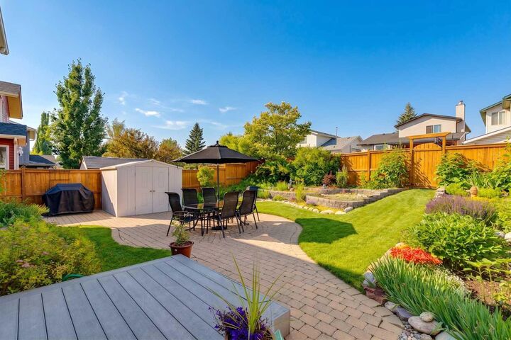 Property Photo: 410 Millrise Drive SW AB T2Y 2W5