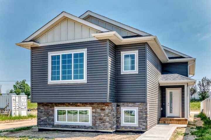 Property Photo: 121 Aztec Crescent AB T4M 0M7