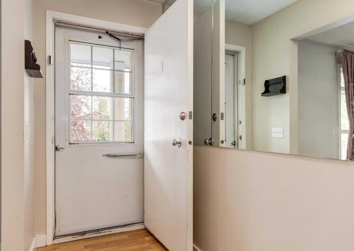 Property Photo: 7 Lake Sylvan Close SE AB T2J 3E5