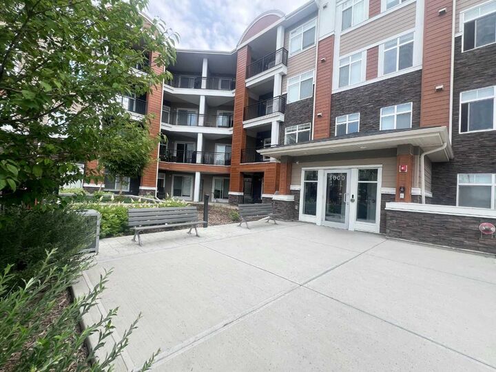 Property Photo: 3727 Sage Hill Drive NW 3112 AB T3R 1T7