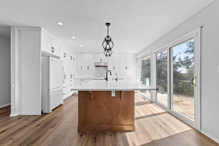 Property Photo:  5209 51 Street  AB T0C 0X0 