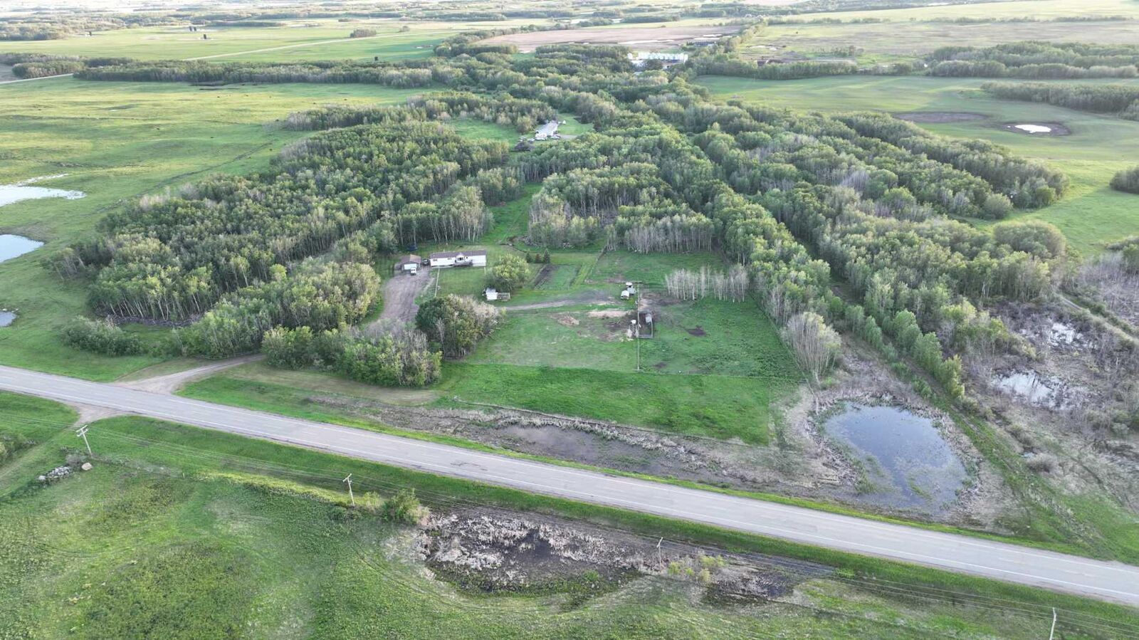 Property Photo: SE-34-52-23-W3 Rm Of Frenchman Butte No. 501 SK S0M 2G0