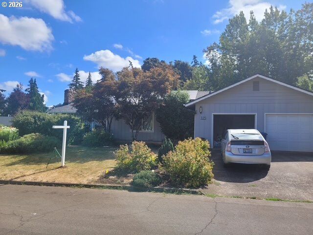 Property Photo:  325 Ash St  OR 97381 