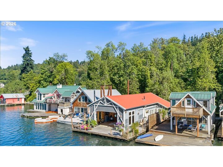 Property Photo: 903 S McLoughlin Blvd 905 A OR 97045