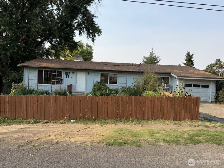 Property Photo: 956 Brickner Road WA 99324