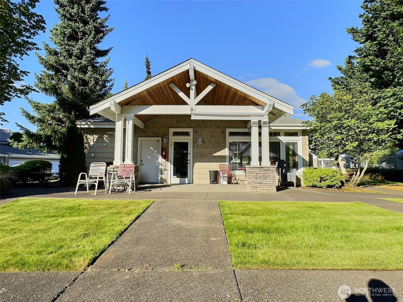 Property Photo:  11130 SE 208th Street B204  WA 98031 