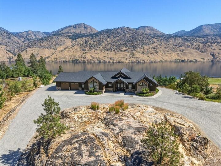 Property Photo:  206  Mountain Lake Lane  WA 98816 